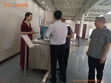 客戶洗碗機(jī)展廳試機(jī)滿意，當(dāng)場(chǎng)簽單